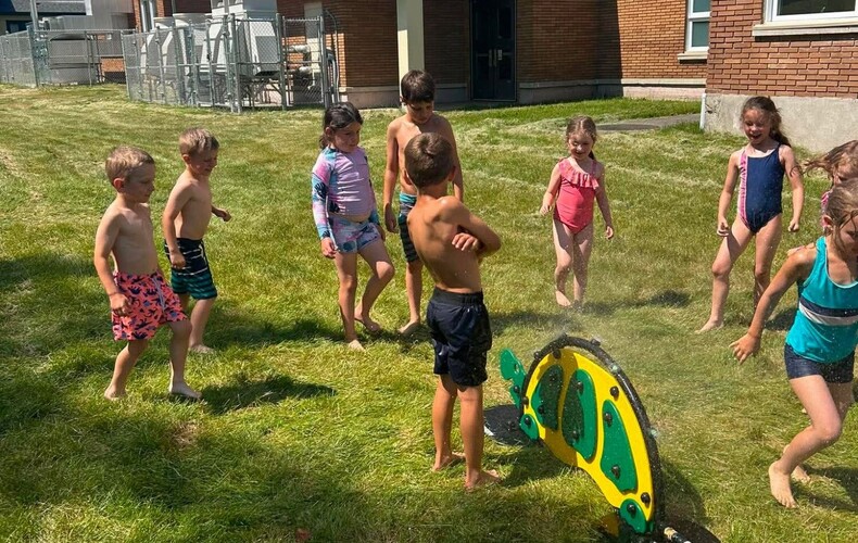 Acquisition de jeux d'eau pour les enfants d'Inverness